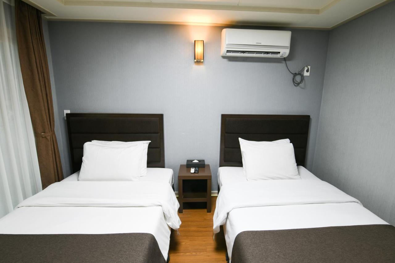 Jeju Airport Hotel Exterior photo