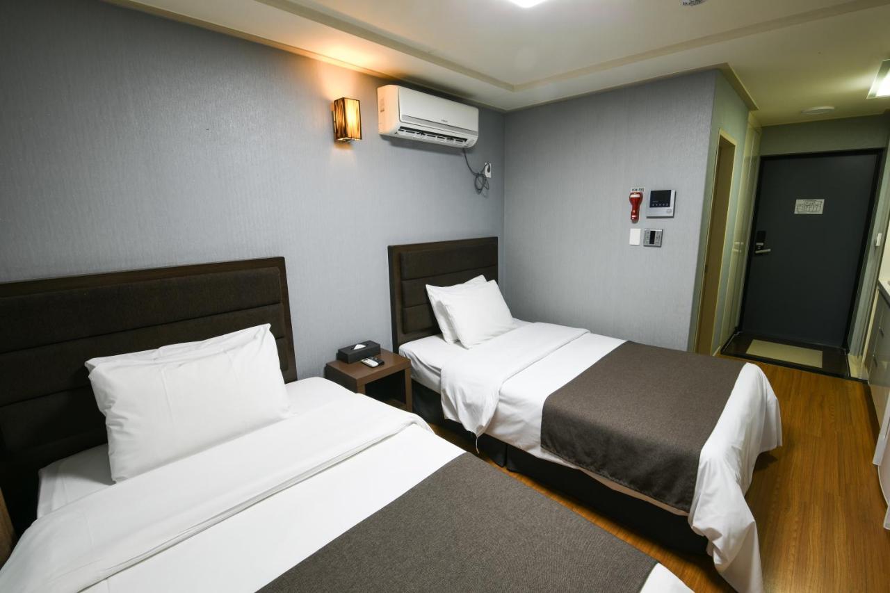 Jeju Airport Hotel Exterior photo