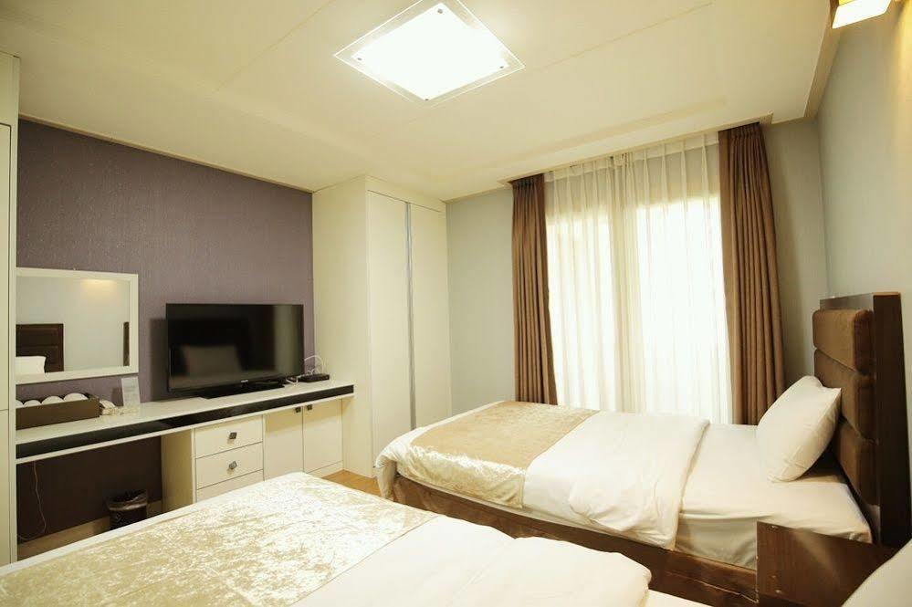 Jeju Airport Hotel Exterior photo
