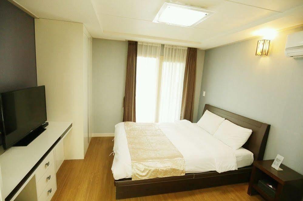 Jeju Airport Hotel Exterior photo